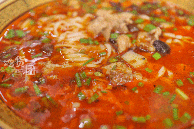 自从去过西安后,元酱最念念不忘的就是岐山臊子面.