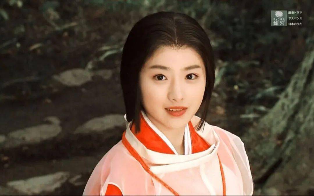 静御前是历史上第一位有着大和抚子之称的女性.