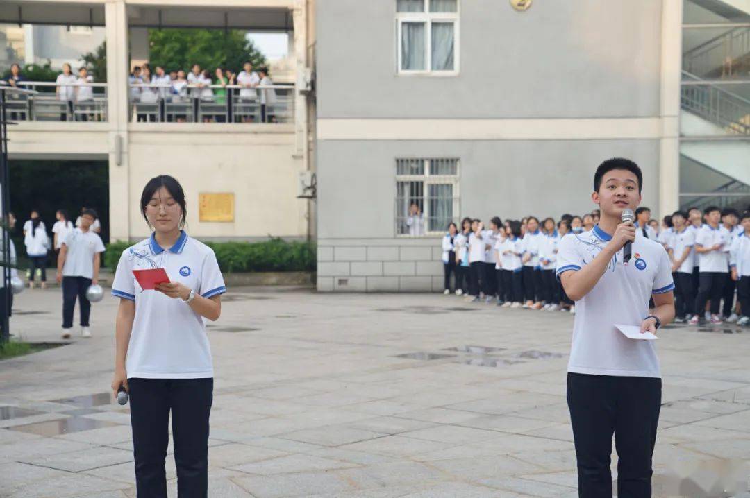 海宁这2所学校沸腾了!北大清华的老师送来…1000多学生齐喊…震撼!