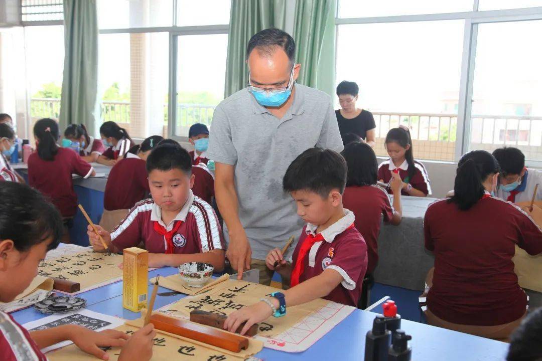 道滘:实施集团化办学 激发教育发展新动能_小河小学