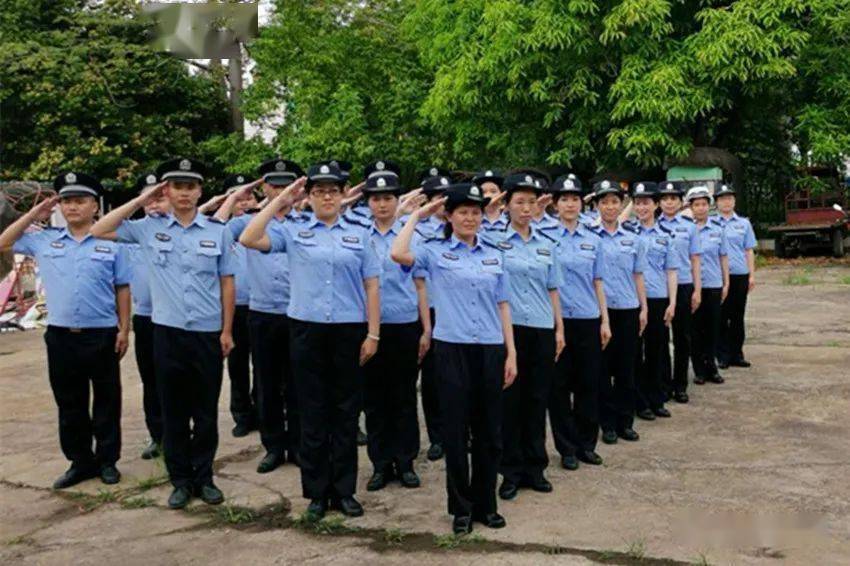全警大练兵 活动开展以 来,各警种部门积极行动 开展形式多样的实战