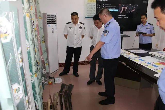 乐东黎族自治县委副书记县长黄文聪一行调研公安工作