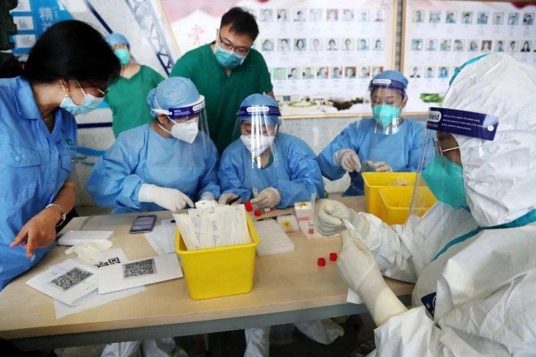 通州梨园对重点企业,商务楼宇人员核酸检测,昨天一天采样5139人!