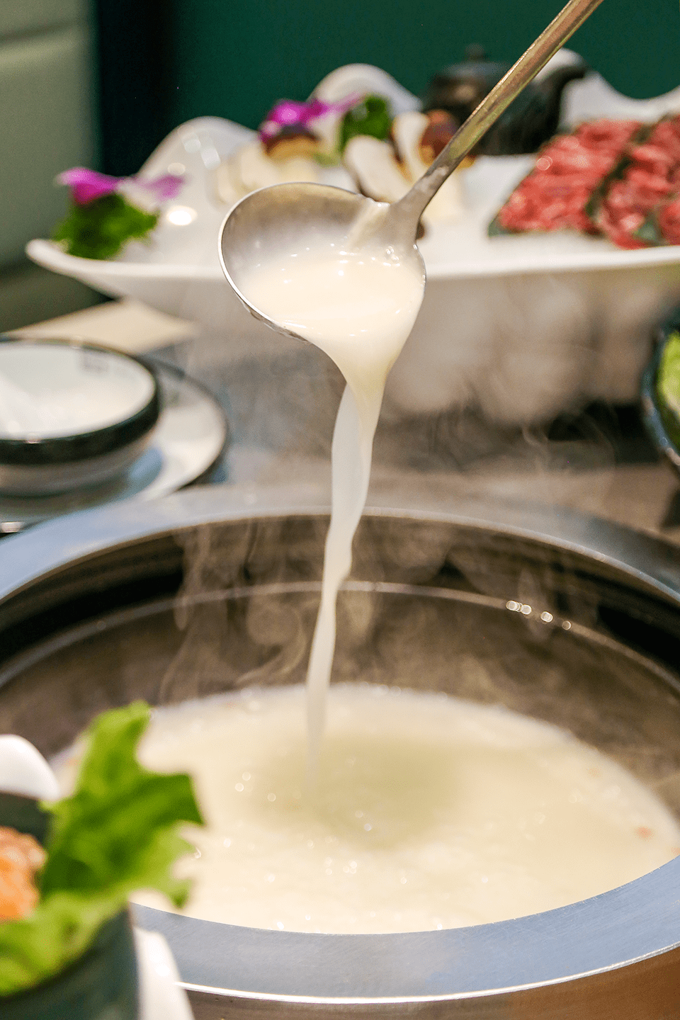 网红牛筋米捞火锅店强势入驻乐和城,来打卡新晋养生火锅!