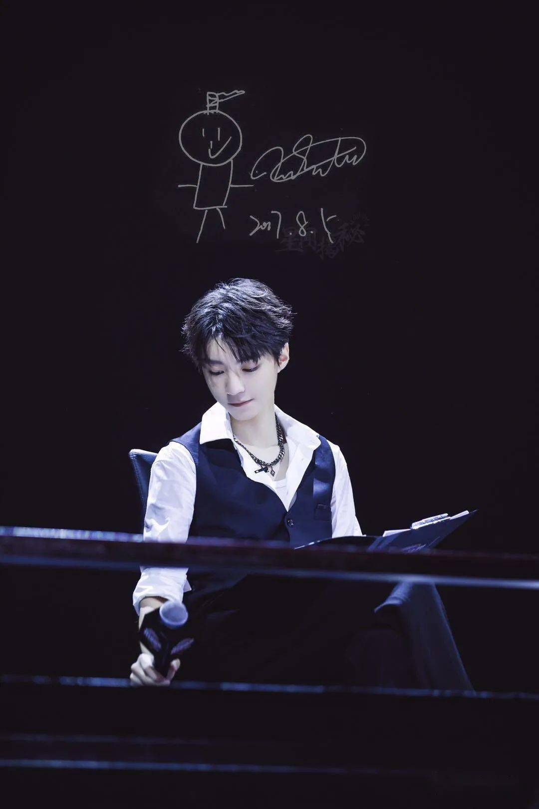 粉丝饭制:王俊凯的手写字合集