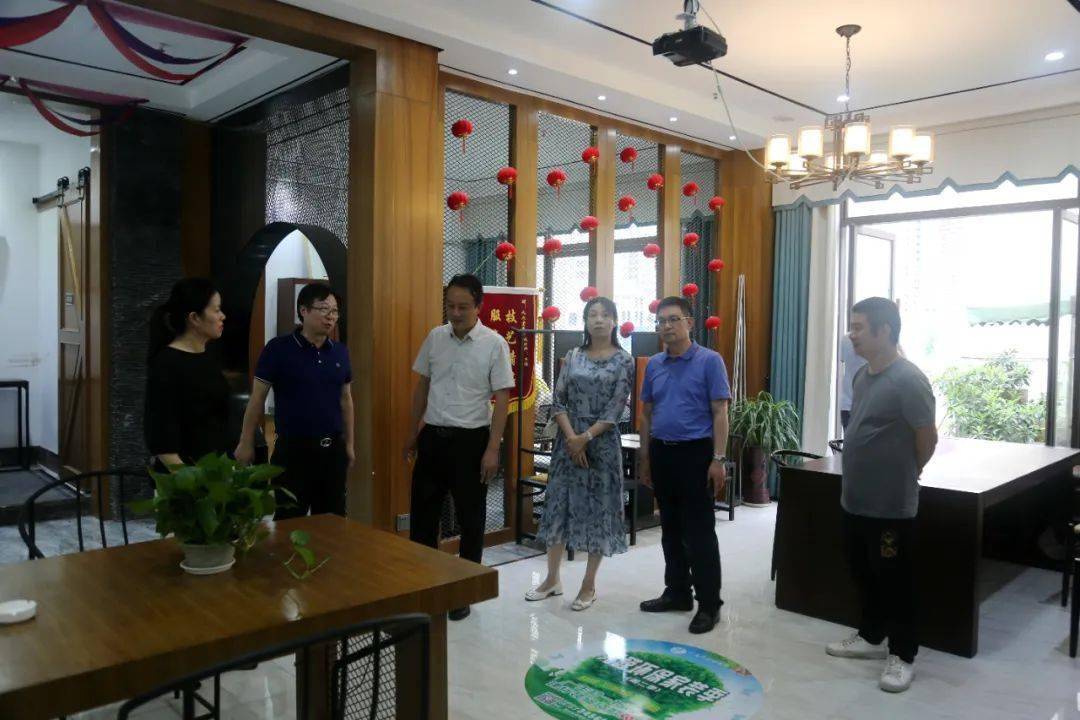 专家指导组到学校产教融合基地——达州市潘兵小汽车修理厂,达州市九