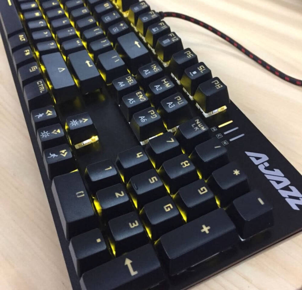 黑爵机械战警游戏键盘测评出色体验值得关注