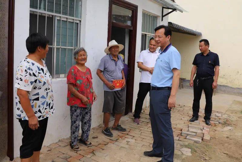 睢县县长曹广阔到部分乡镇开展三五基层工作日活动