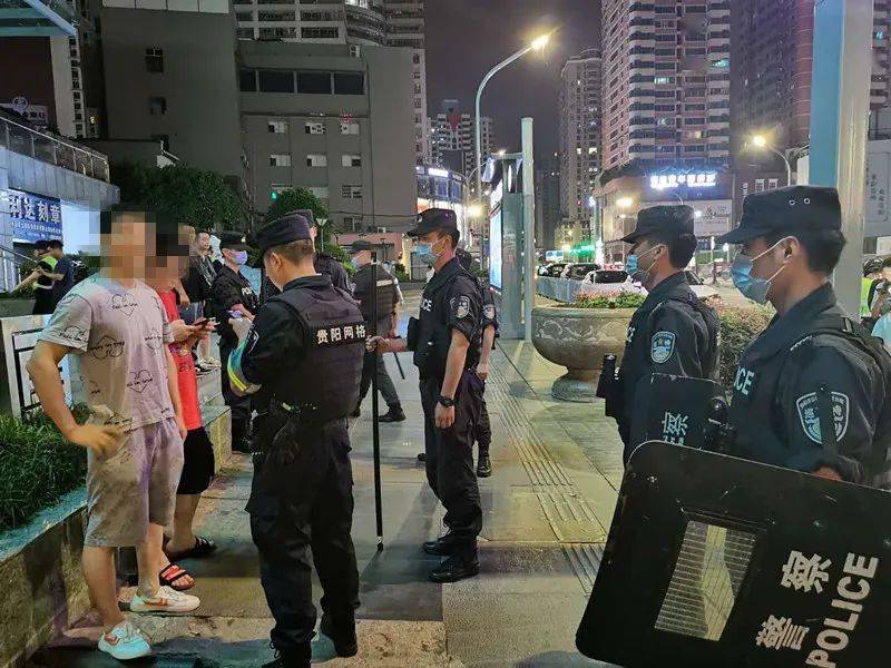 貴陽特警網格為民雲巖巡邏特警大隊多措並舉全力守護轄區學子高考逐夢