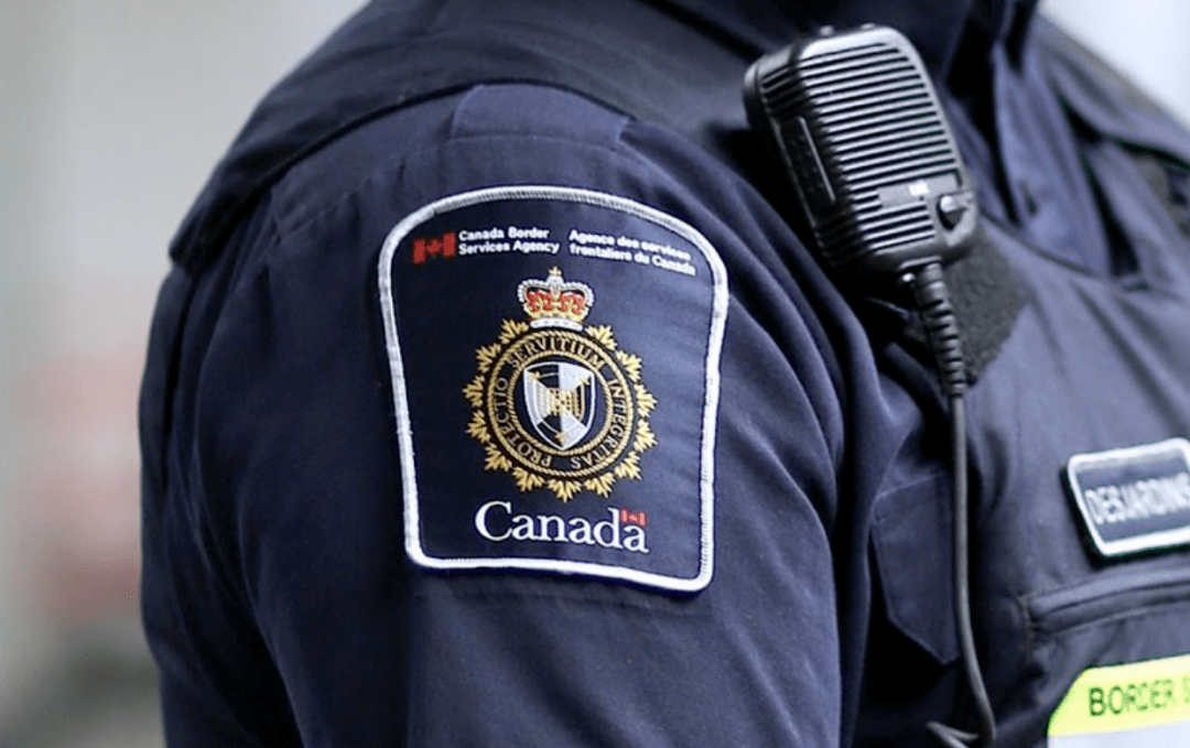 一对美国夫妇入境加国后,不遵守14天隔离法规被罚款$2000!