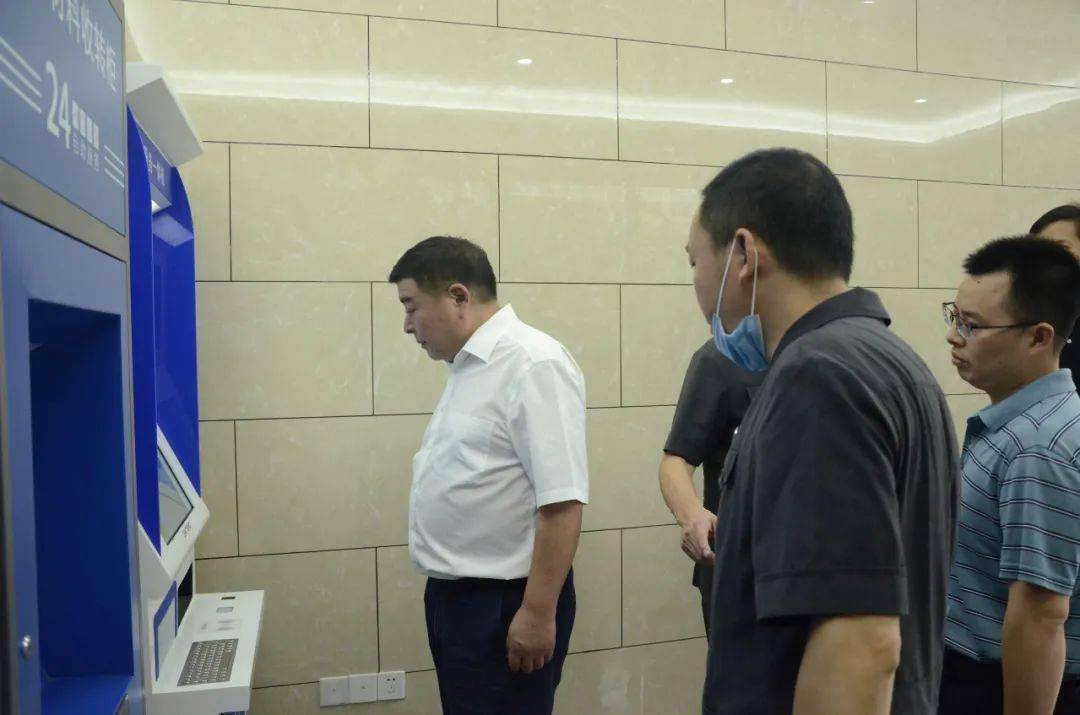 市中级人民法院院长张雪群到区法院调研指导工作