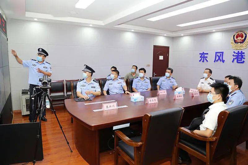 市委政法委副书记窦彭波,市公安局党委委员,副局长张海滨先后陪同调研