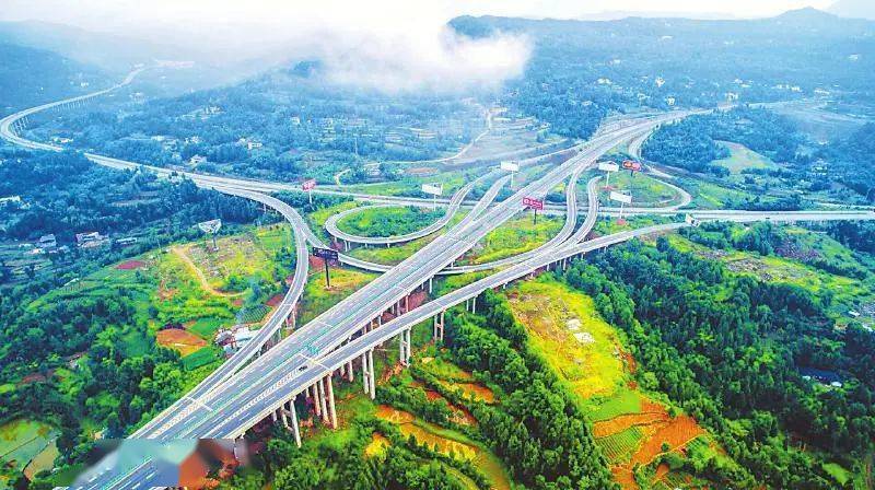 巴中东兴场互通式立交桥,是巴南巴广巴陕三条高速路的交会点