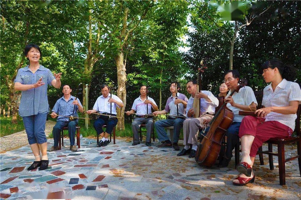 《乡村乐队排练忙》 王剑锋摄