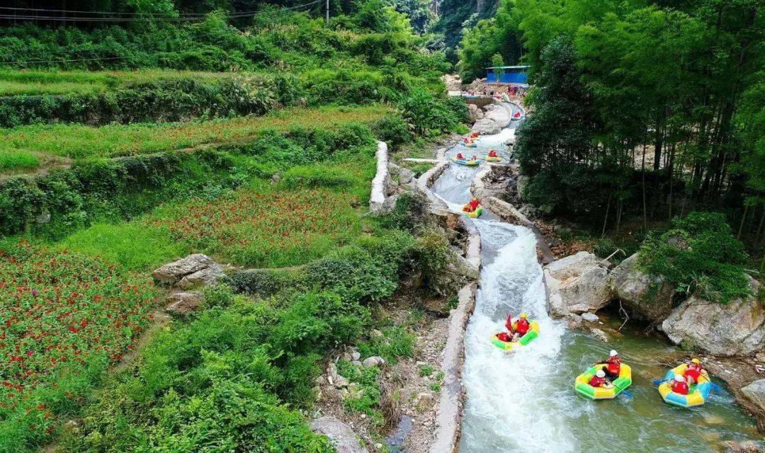 开漂啦……(航拍视频)龙山漂流龙山大峡谷位于新邵县潭溪