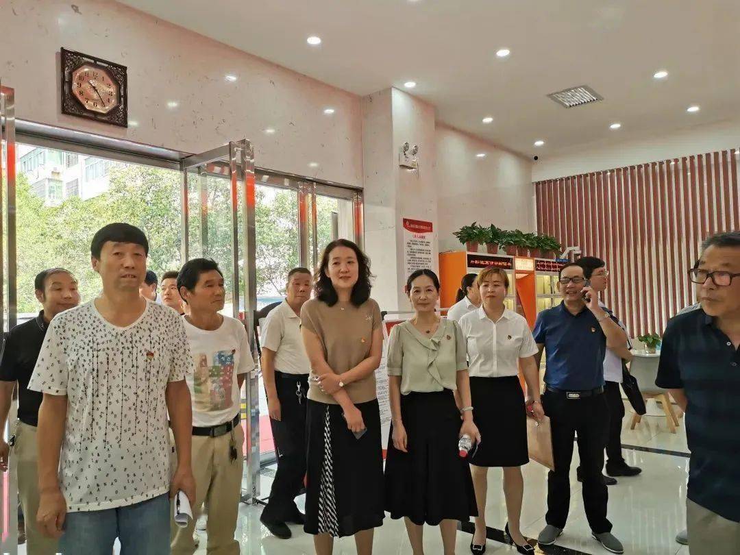 新筑街道西航花园社区党建联合体党委揭牌成立!