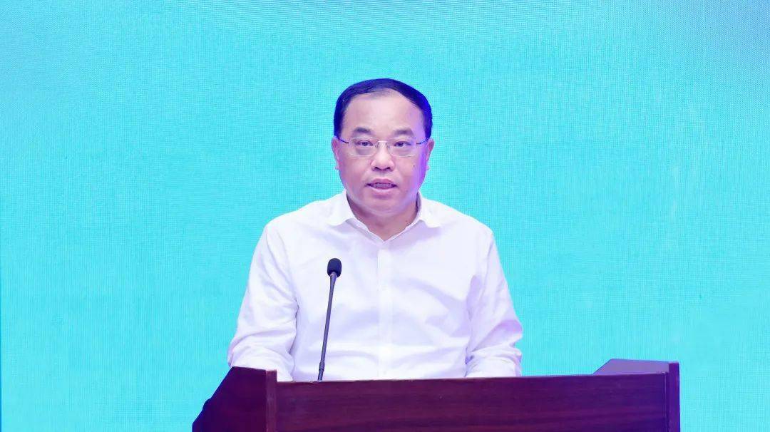 会上,副市长米金套代表市政府,王晓明代表中国移动通信集团辽宁有限