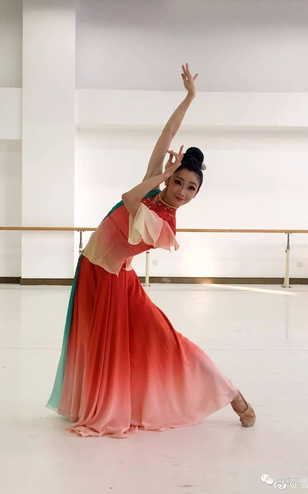 石雪函《喜上梅梢》世上真有如此惊艳的人!这是什么神仙!