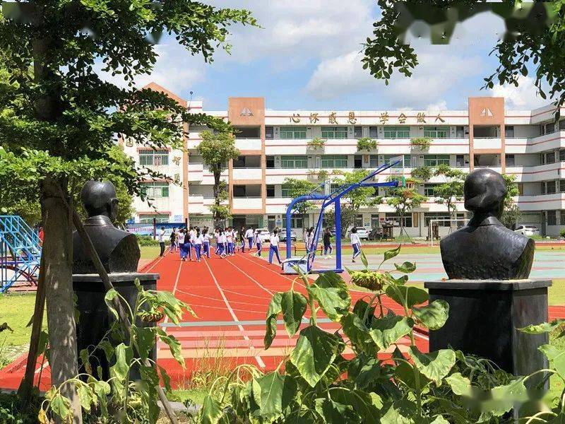 裔孙郑明辉先生捐资400多万元,在新乡仁美里相邻地块建设智勇中学