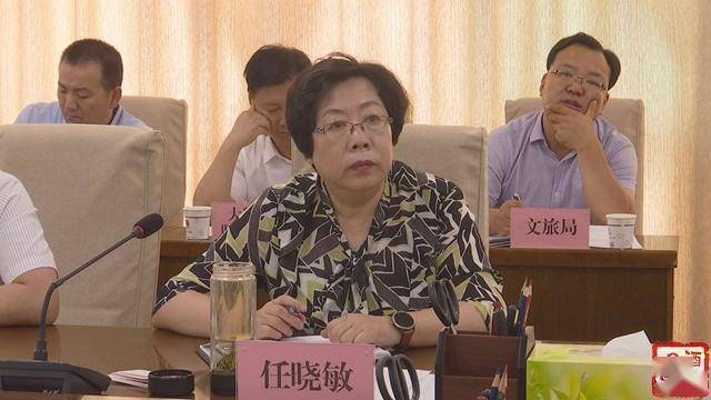 副市长郭奇志介绍了我市经济社会发展情况,副市长任晓敏介绍了我市