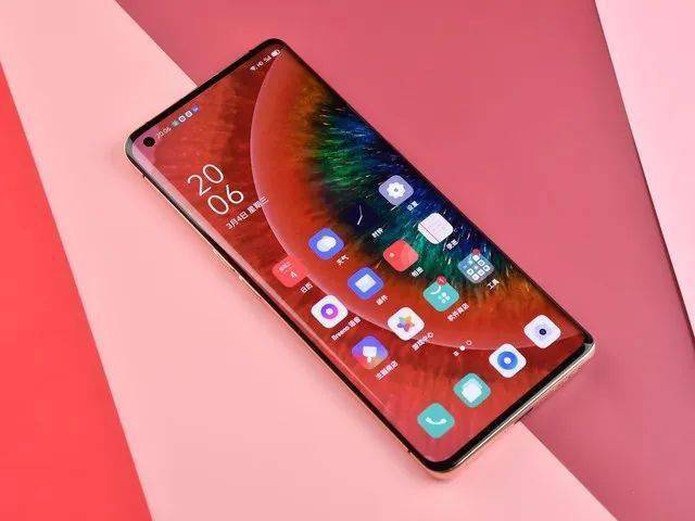 其中高端代表find x2 pro搭载了顶级120hz高刷新率屏幕,双曲面设计