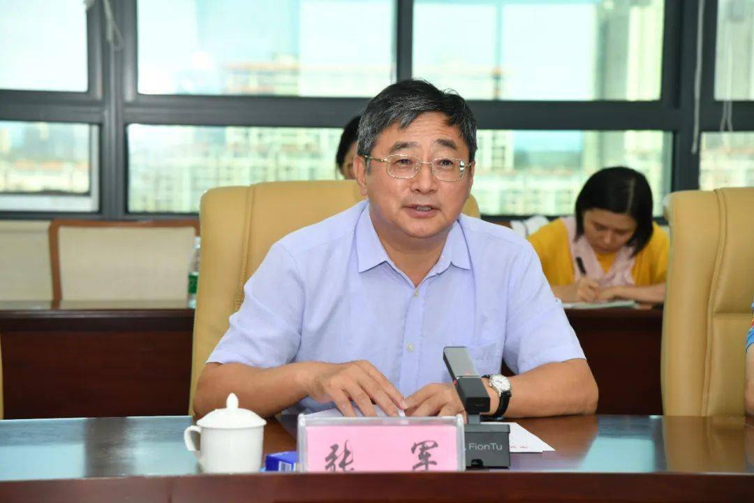 钟鸣明与三沙市委市政府主要领导座谈 共促两地经济社会发展