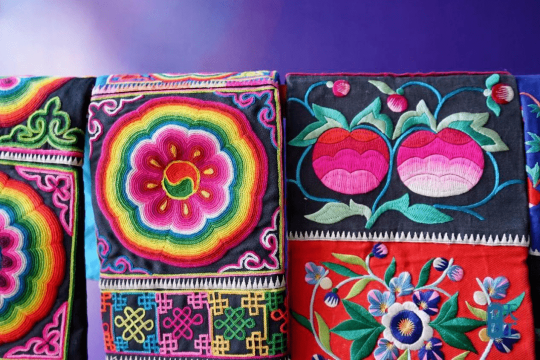 文旅新闻青海省图书馆云展览民族团结展