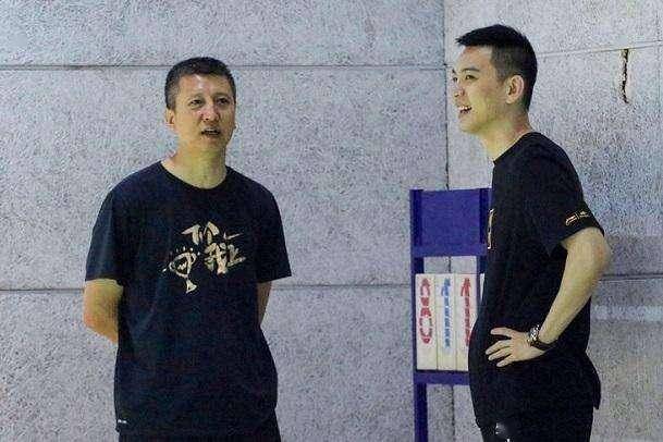 杨鸣:与郭士强深度交流取经,不能让球迷失望