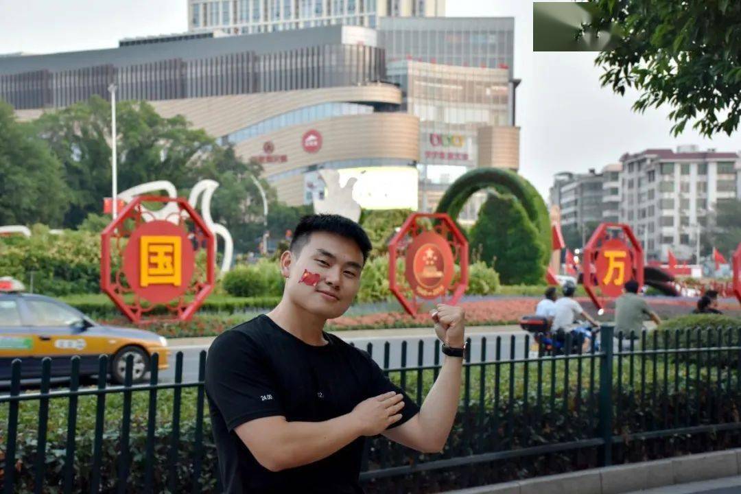 优秀毕业生风采展会计金融学院黄宇豪热爱当下寻梦未来