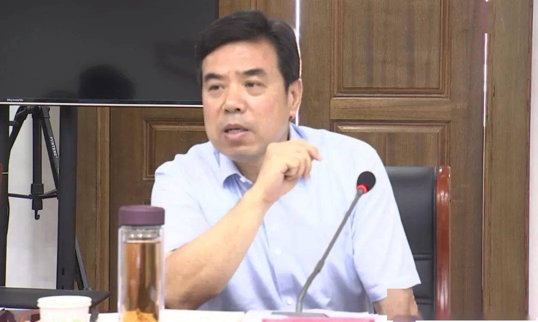 肃宁融媒王志乾主持召开全县项目推进工作专题会议