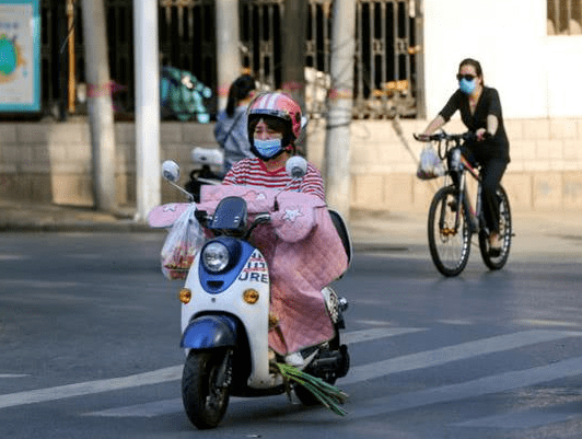 头盔,您戴了吗?_电动车