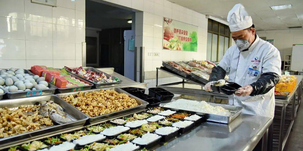 成都餐饮管理公司怎么选？从门店运营到财税合规的完整指南