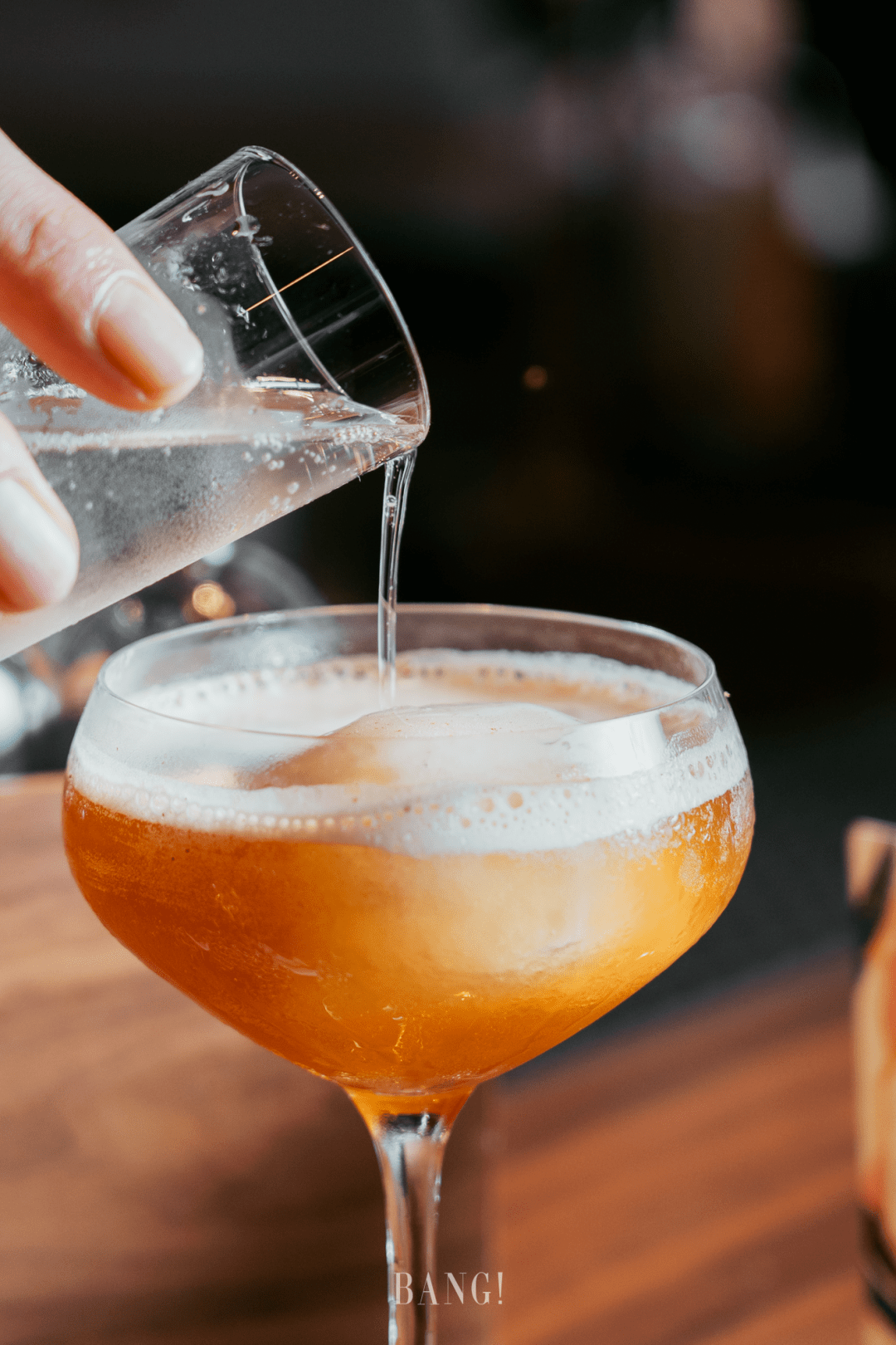 而这杯酒的精髓则在一起上桌的  起泡酒上.