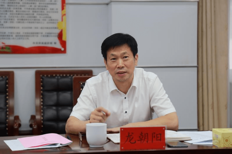 龙朝阳指出,湘潭是侨务资源丰富的地方,侨务工作的许多创新做法一直走