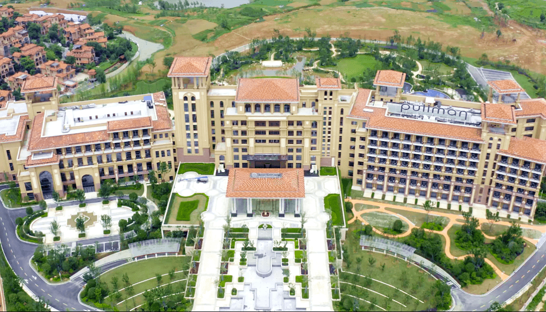 岳阳铂尔曼酒店园林外景