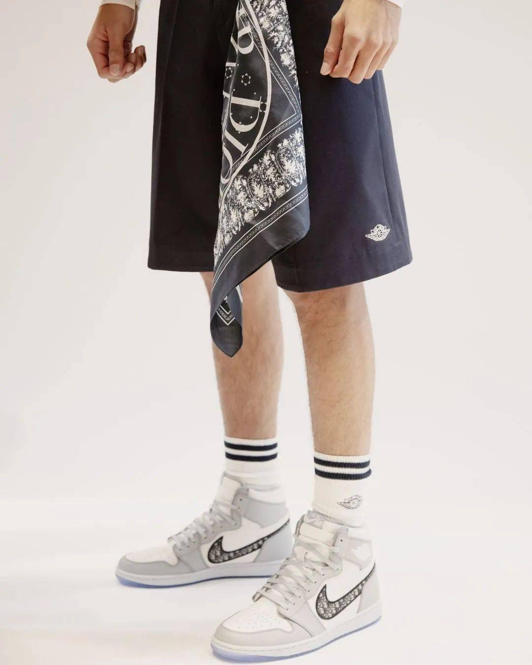 500万人申请的dior和air jordan 1联名款!价格已炒至上万美元