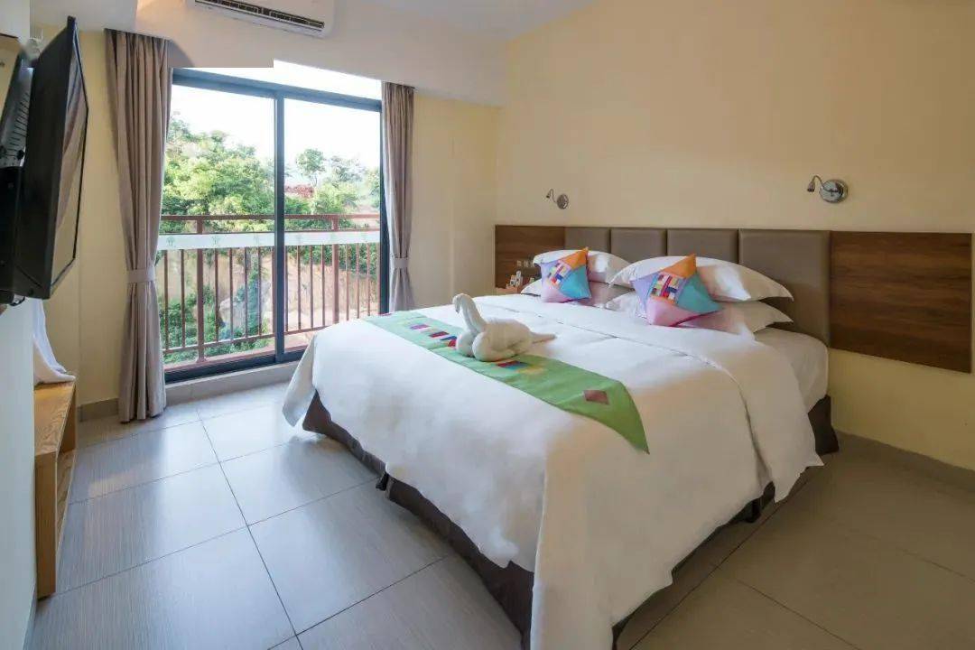 599抢亚洲福永酒店,双人自助早餐 晚餐 熊猫亲子乐园门票 萌娃水上