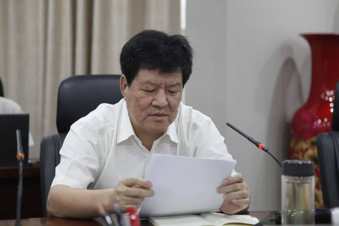 就切实做好下半年集团公司人力资源重点工作,杨海峰要求:一是要从落实