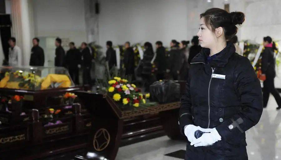 永清美女班花,竟做了这种工作,还能找到对象吗?_遗体