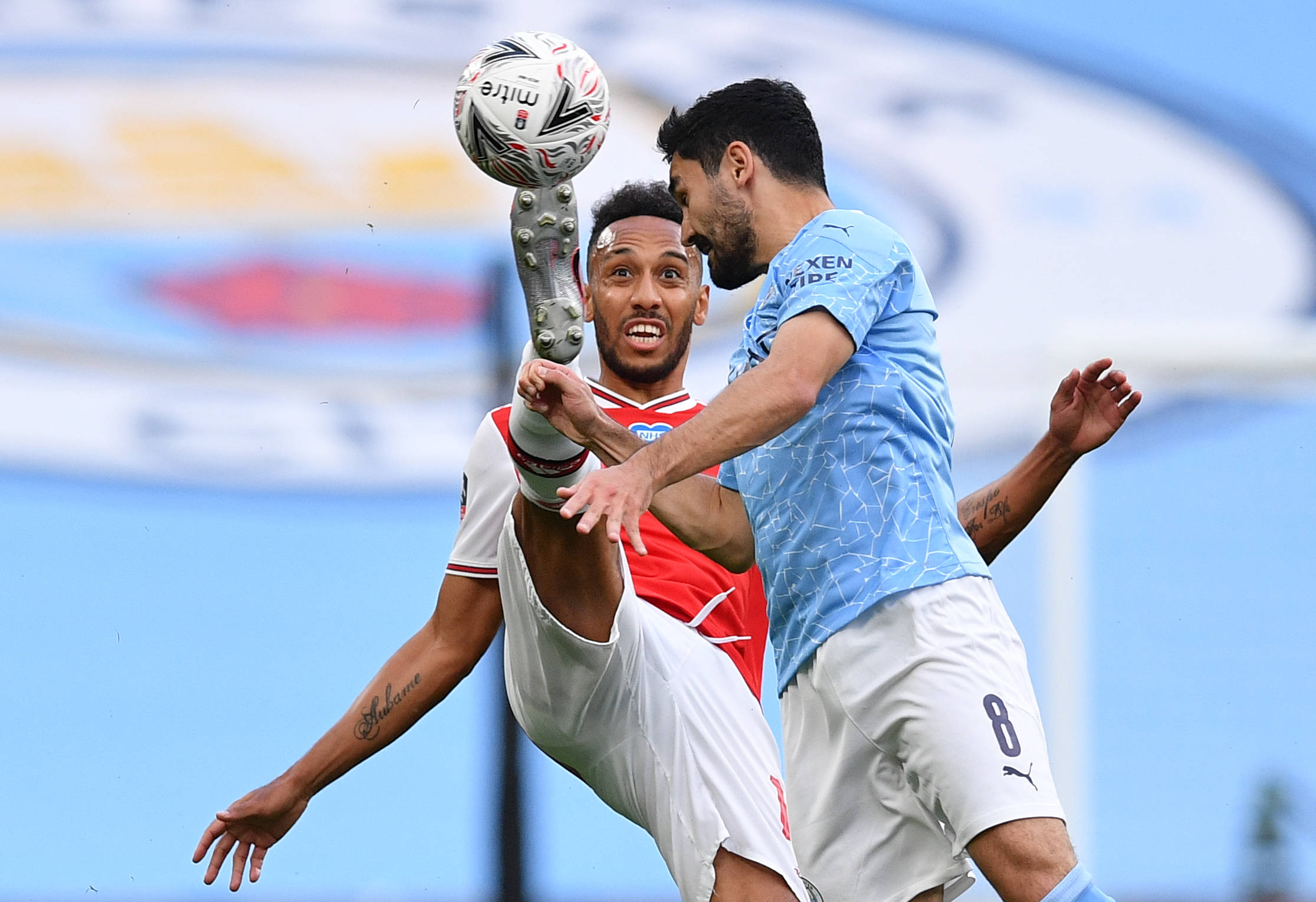 足球——英格兰足总杯:阿森纳胜曼城晋级决赛_奥巴梅扬