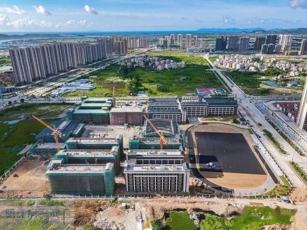 阳江市区在建设三间学校进度怎么样看看最新航拍图