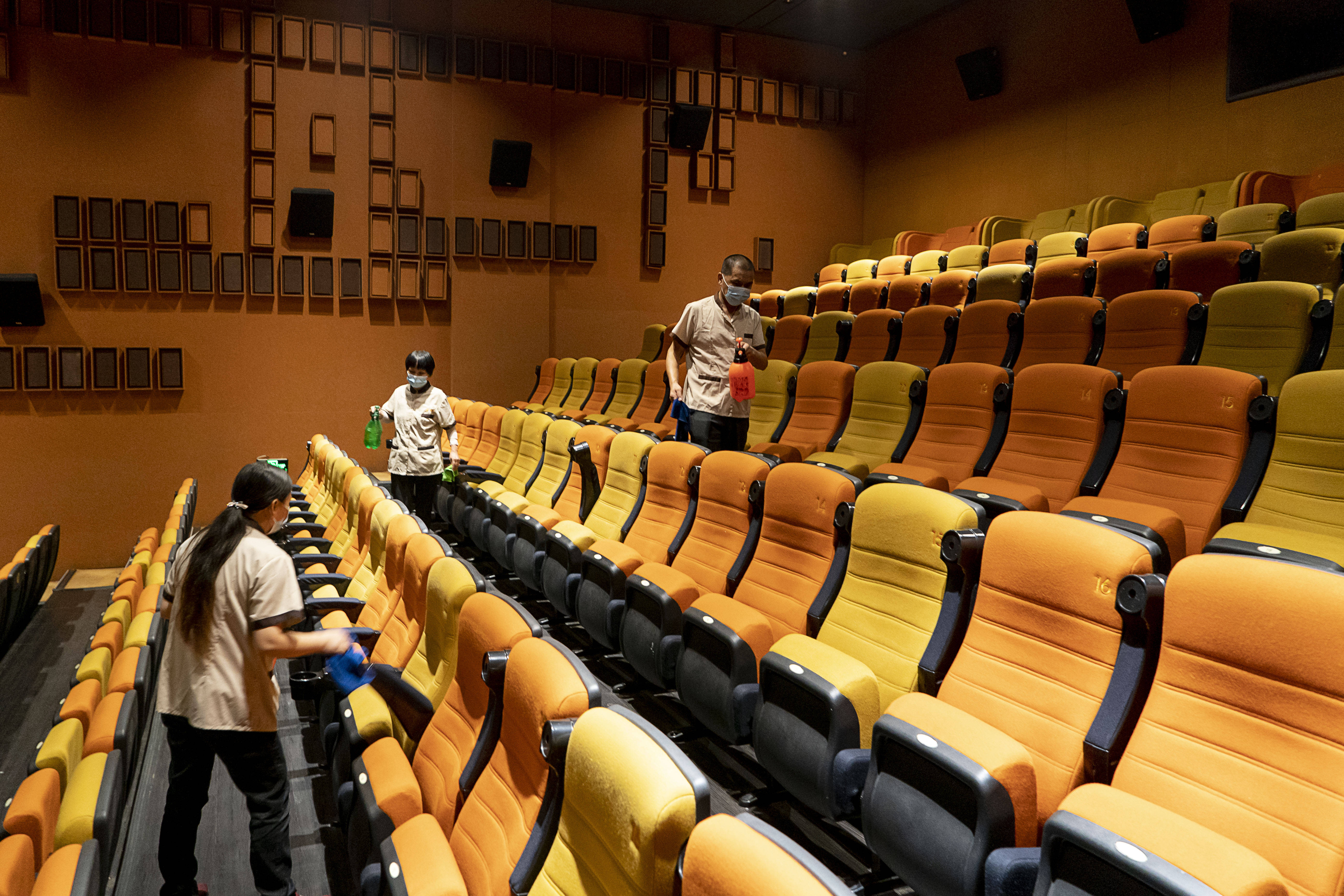 武汉:电影院恢复开放新华社照片,武汉,2020年7月20日
