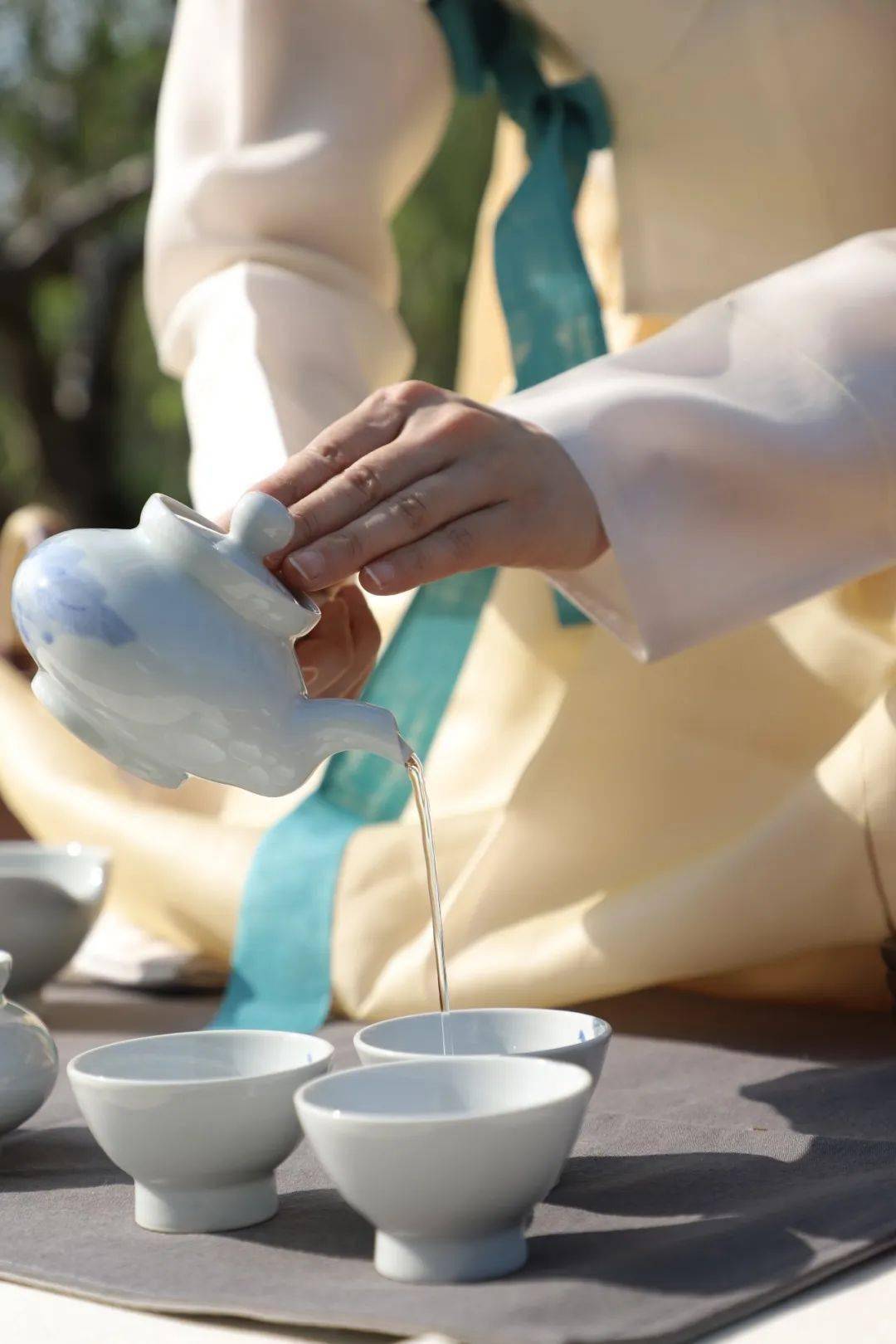 高丽茶风感受高丽时代兴盛的茶生活