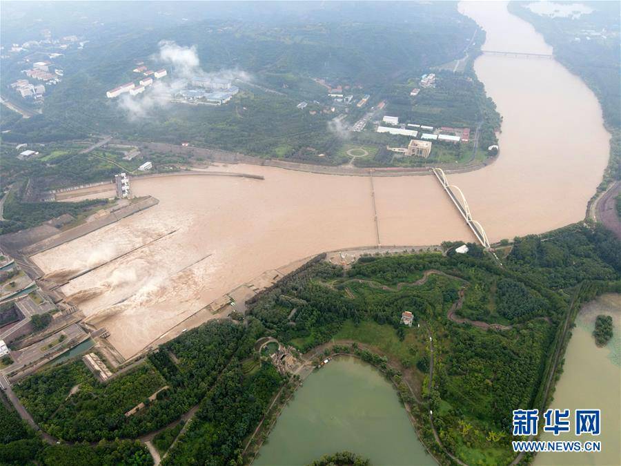 小浪底水庫持續洩洪確保安全度汛