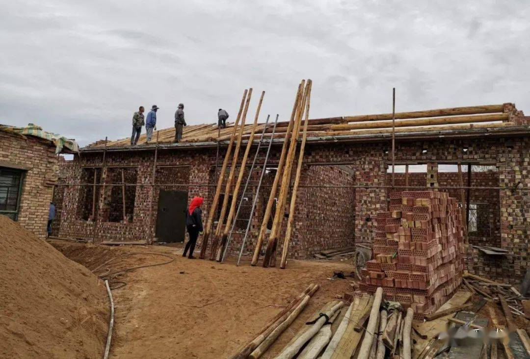 决战决胜脱贫攻坚扁担沟镇危房改造让贫困户住了新房暖了心房