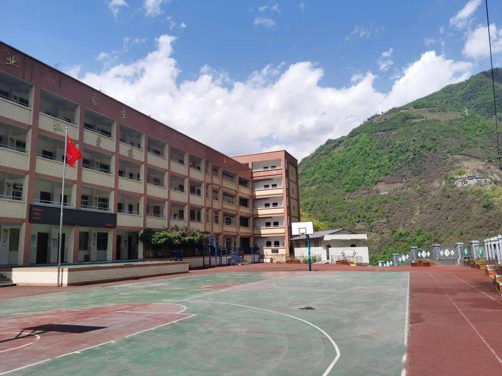 浦江县浦阳一小教育集团虞宅乡中心小学的张嗣源老师,在今年初春过完