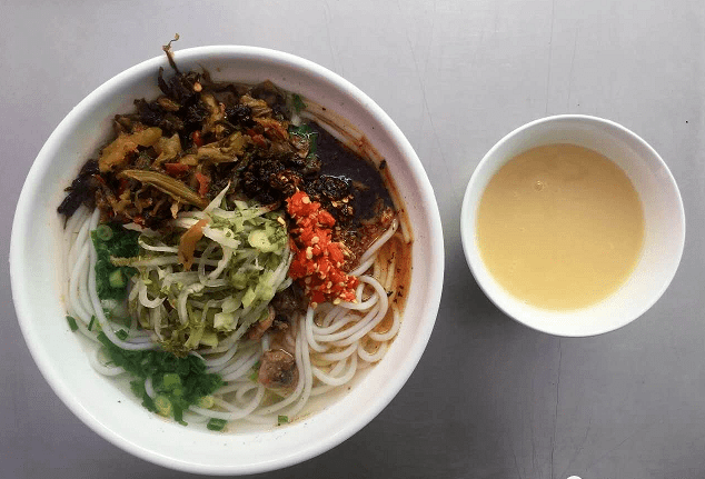 乡村旅游看临沧丨美食云县土鸡米线手撕鸡