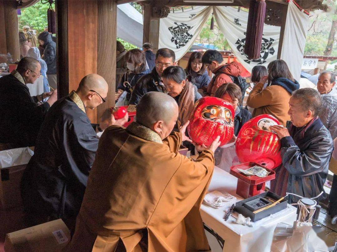 日本达摩不倒翁不只能招好运还能许愿