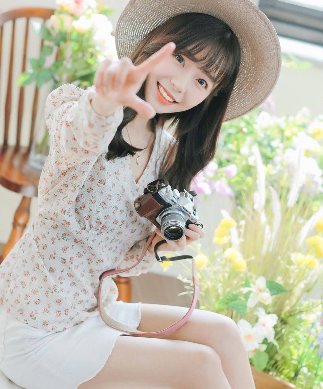 韩国甜美dnf女主播 爱吃棒棒糖格斗游戏 唯美写真钢琴不错