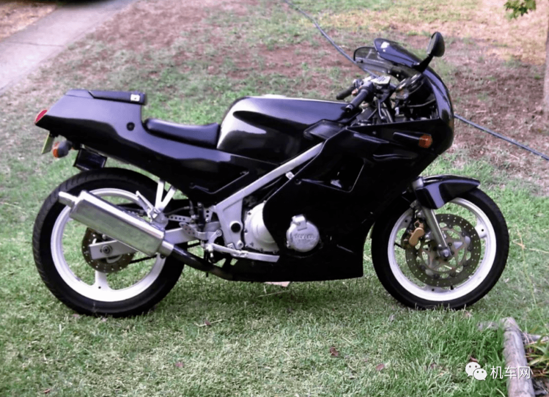 坐不住了,雅马哈四缸250也要来了?